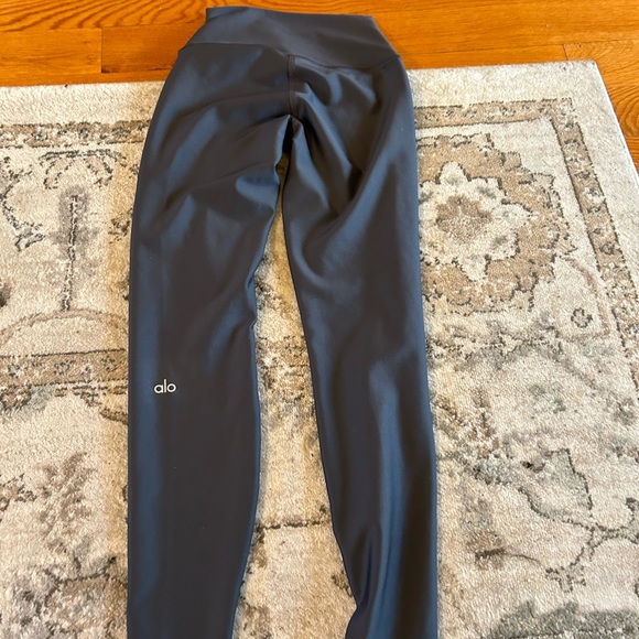 Alo yoga leggings - Picture 2 of 3